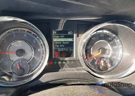 2016 Chrysler Town & Country Touring z USA, uszkodzony, nr VIN 2C4RC1BG2GR197770